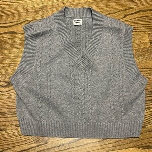 Aritzia Sunday Best Grey Sweater Vest Size Small